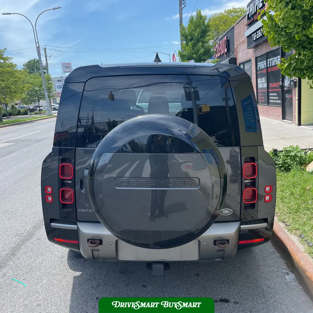 2023 Land Rover Defender 130 X-Dynamic SE