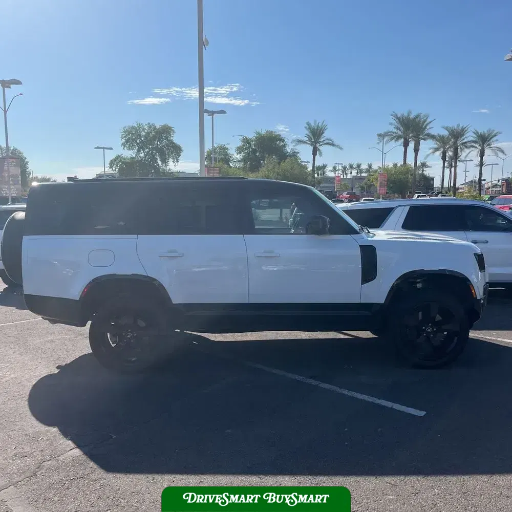 2024 Land Rover Defender 130 X-Dyn SE P400