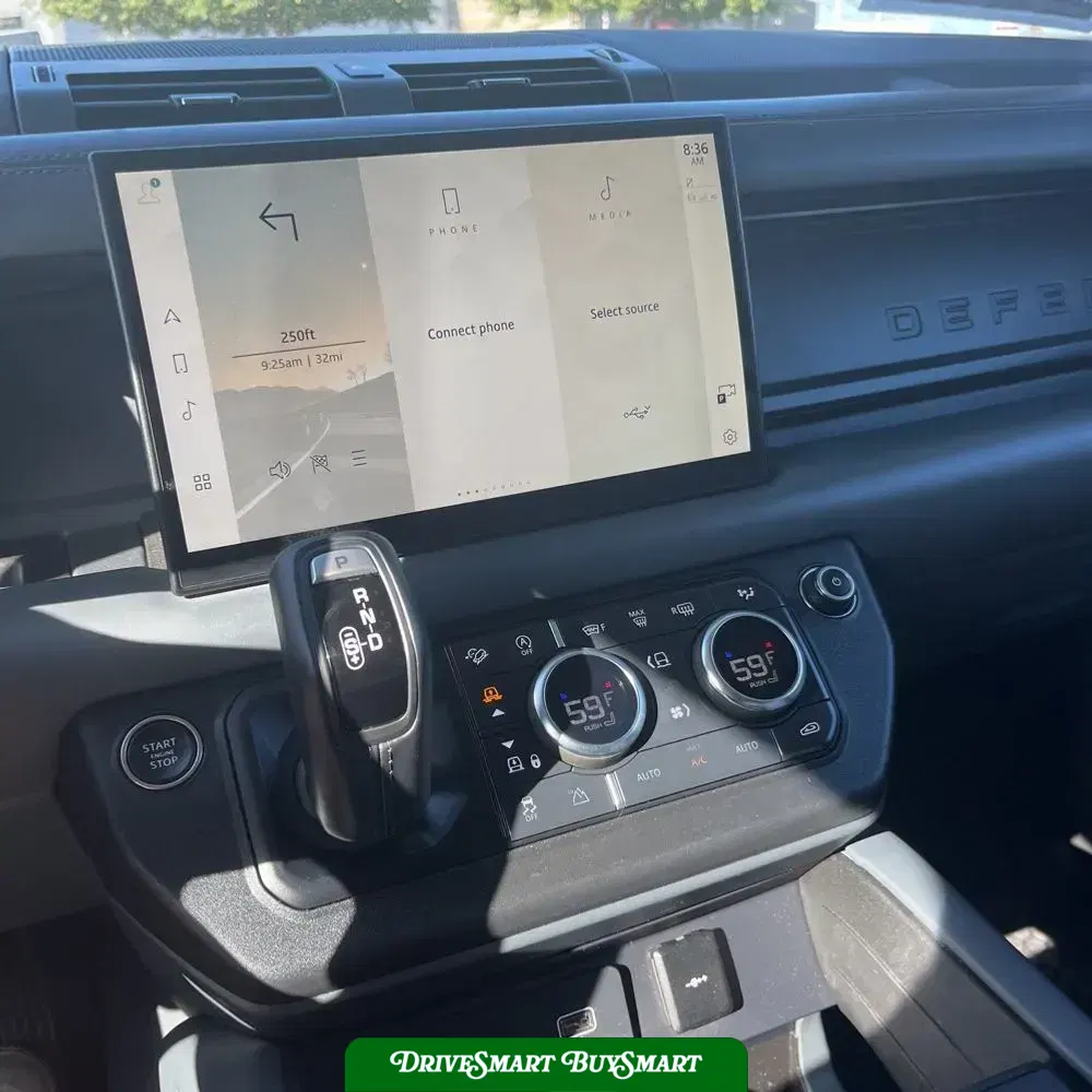 2024 Land Rover Defender 130 X-Dyn SE P400