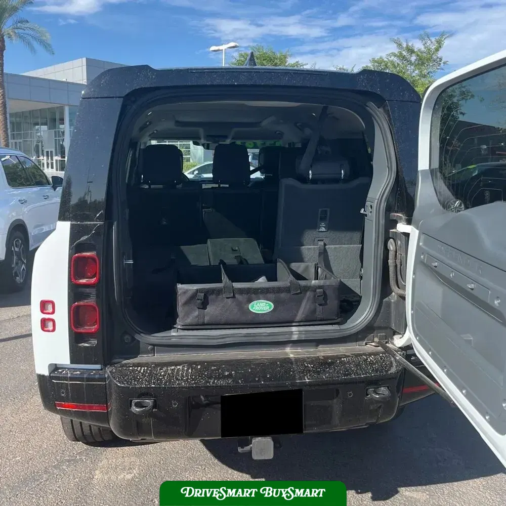 2024 Land Rover Defender 130 X-Dyn SE P400