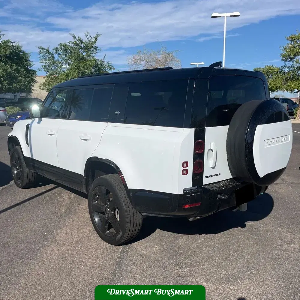 2024 Land Rover Defender 130 X-Dyn SE P400