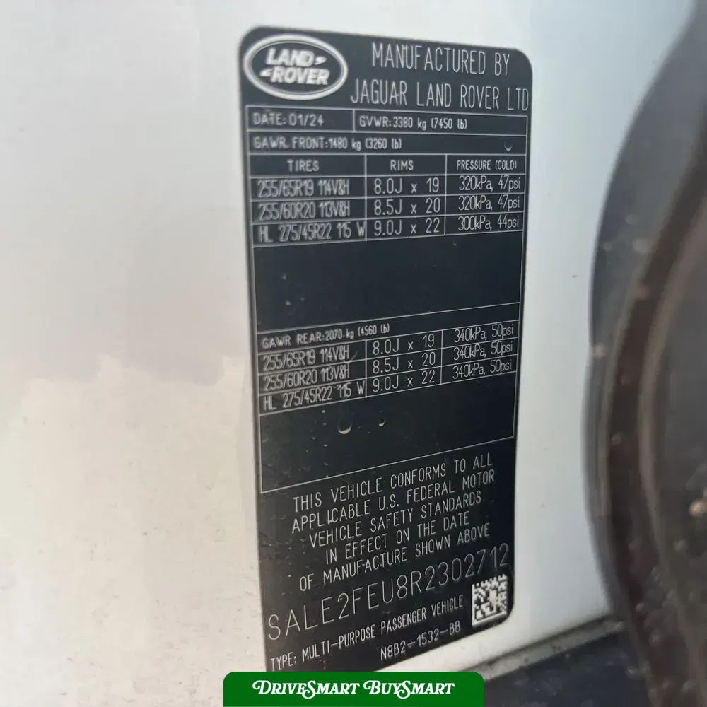 2024 Land Rover Defender 130 X-Dyn SE P400