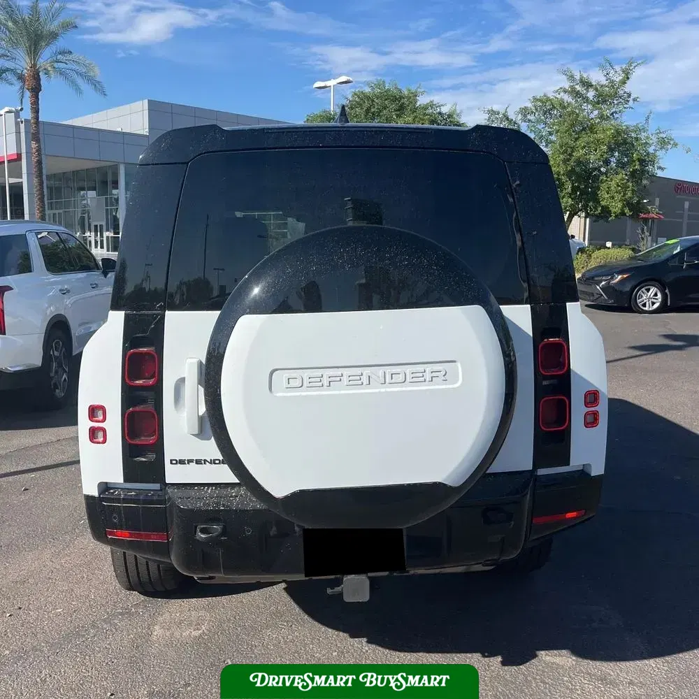 2024 Land Rover Defender 130 X-Dyn SE P400