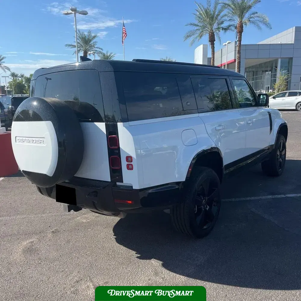 2024 Land Rover Defender 130 X-Dyn SE P400