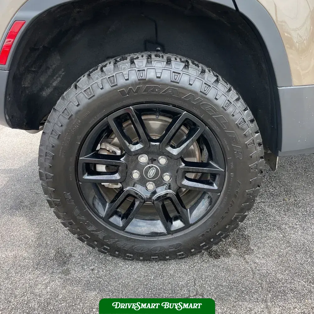 2024 Land Rover Defender 110 S P400