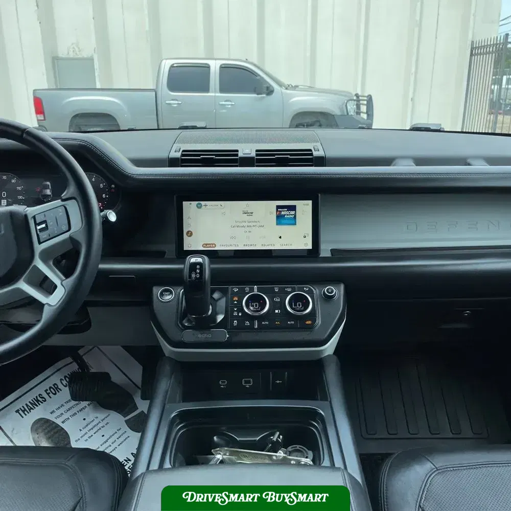 2024 Land Rover Defender 110 S P400