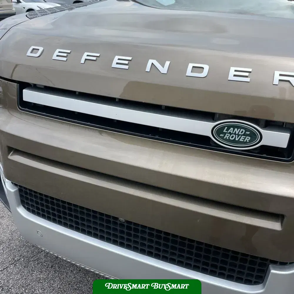 2024 Land Rover Defender 110 S P400