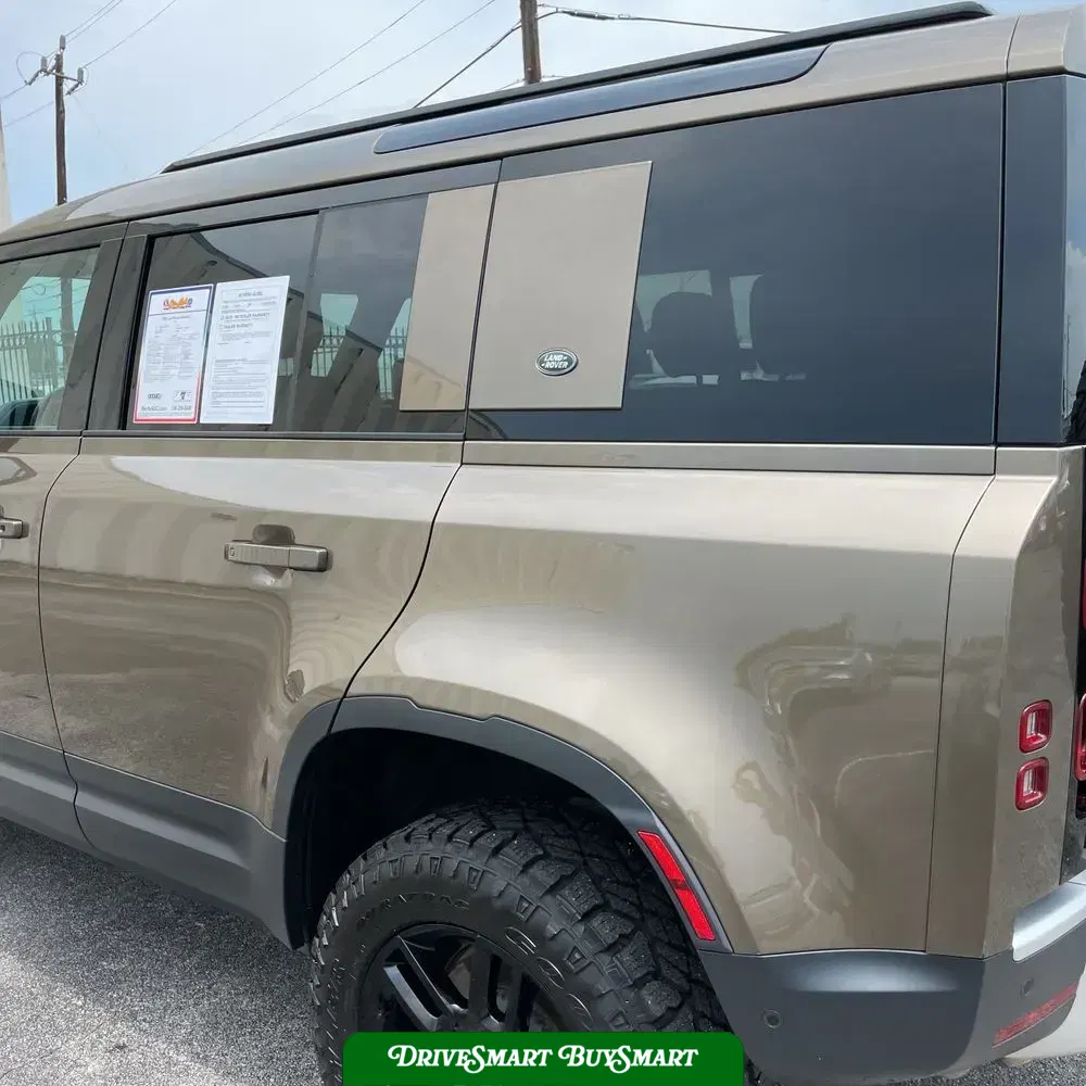 2024 Land Rover Defender 110 S P400