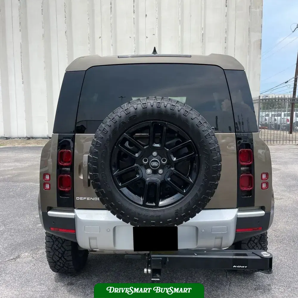 2024 Land Rover Defender 110 S P400