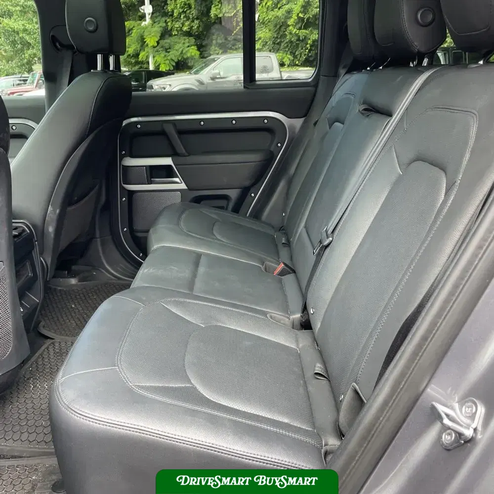 2024 Land Rover Defender 110 S P300