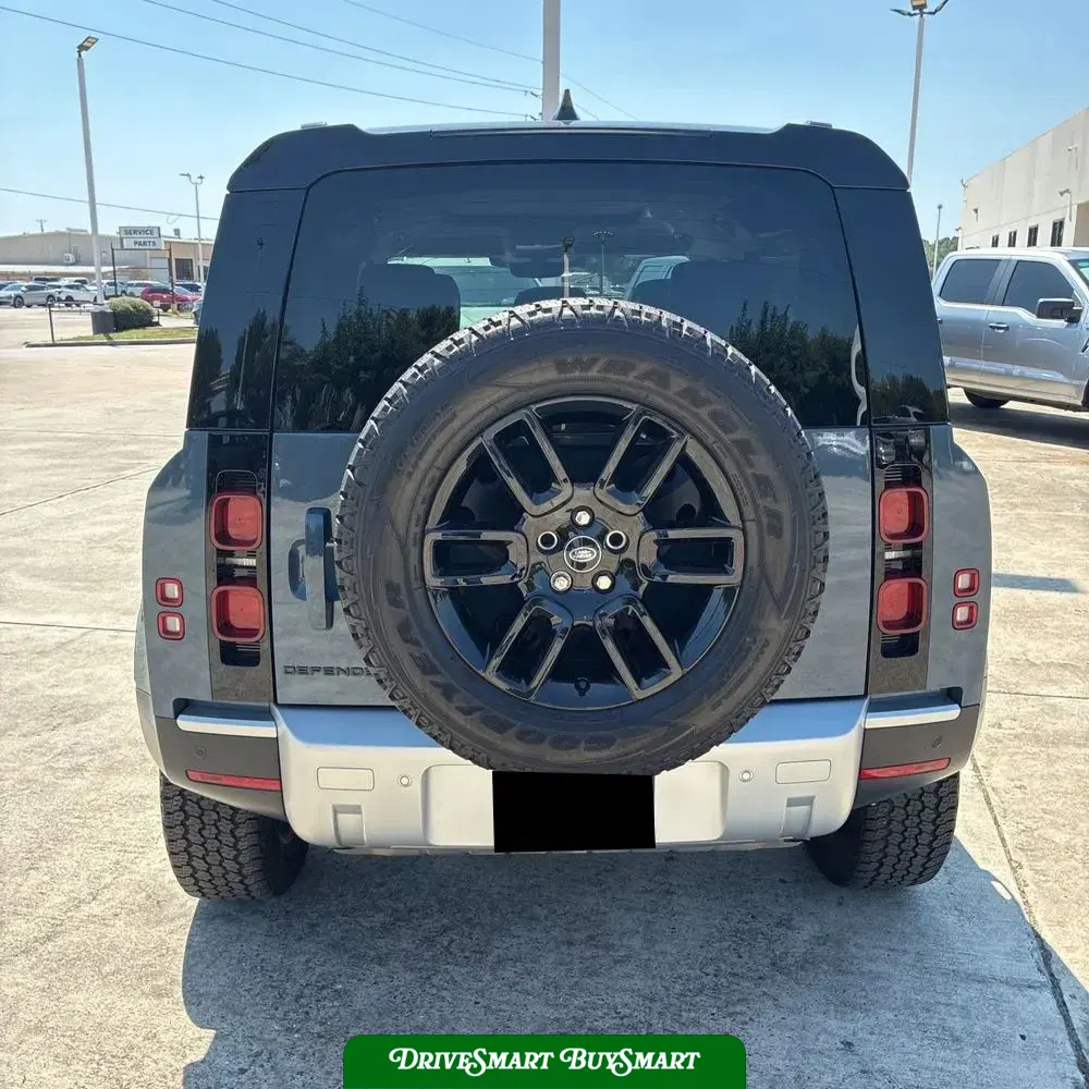 2024 Land Rover Defender 110 S P300