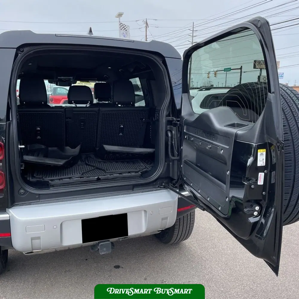 2024 Land Rover Defender 110 P300 S