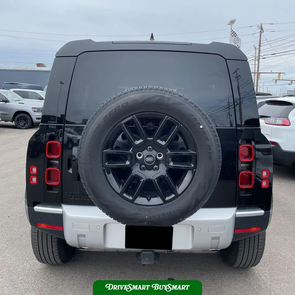 2024 Land Rover Defender 110 P300 S