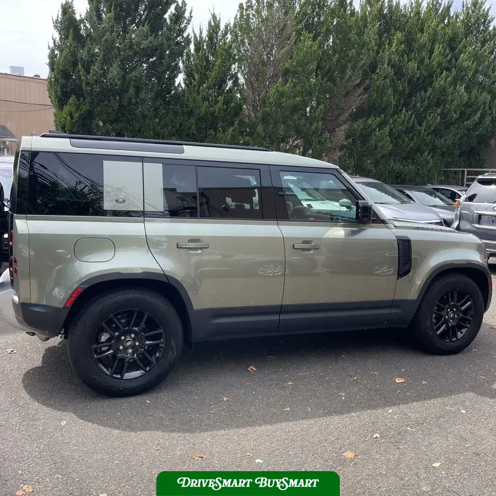 2024 Land Rover Defender 110 S P300
