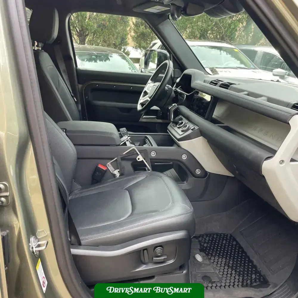 2024 Land Rover Defender 110 S P300