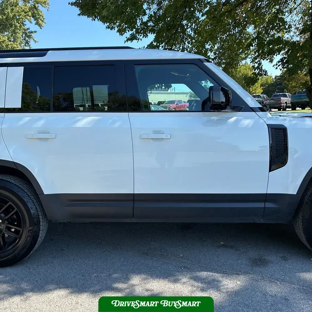 2025 Land Rover Defender 110 S P300