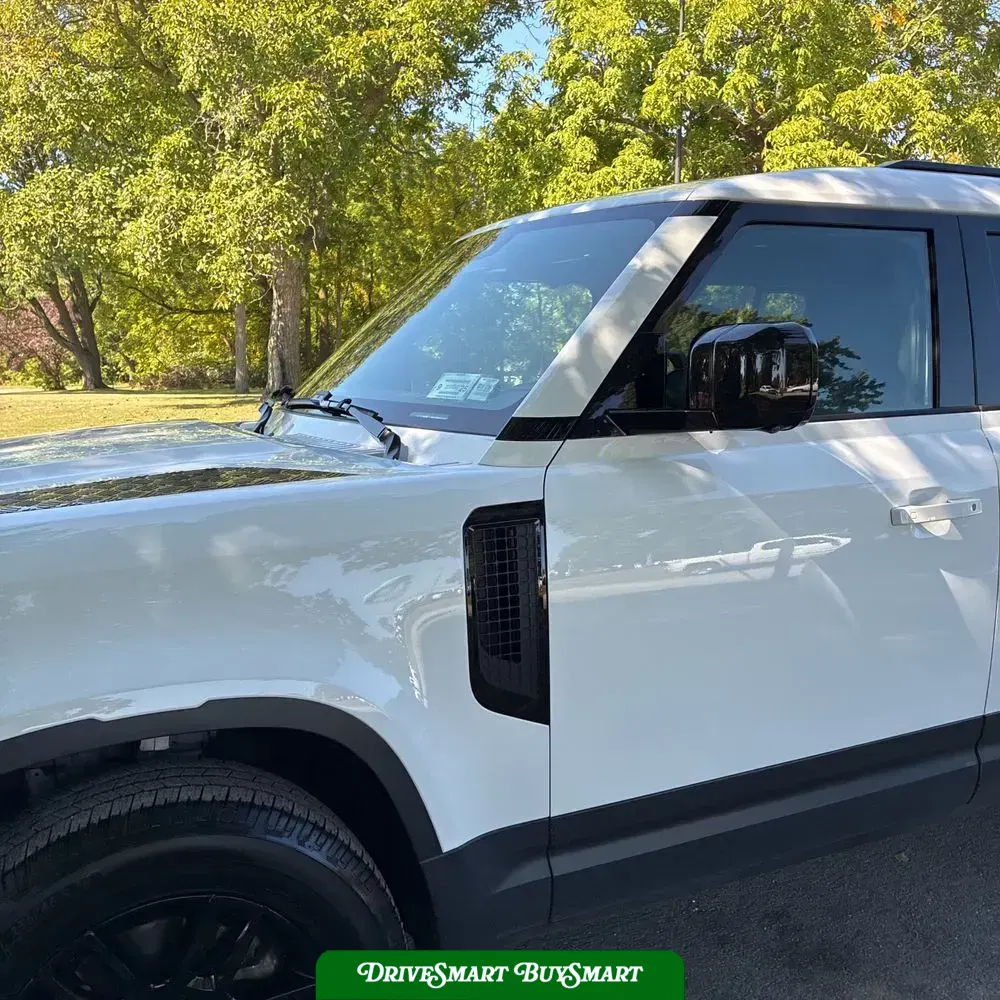 2025 Land Rover Defender 110 S P300