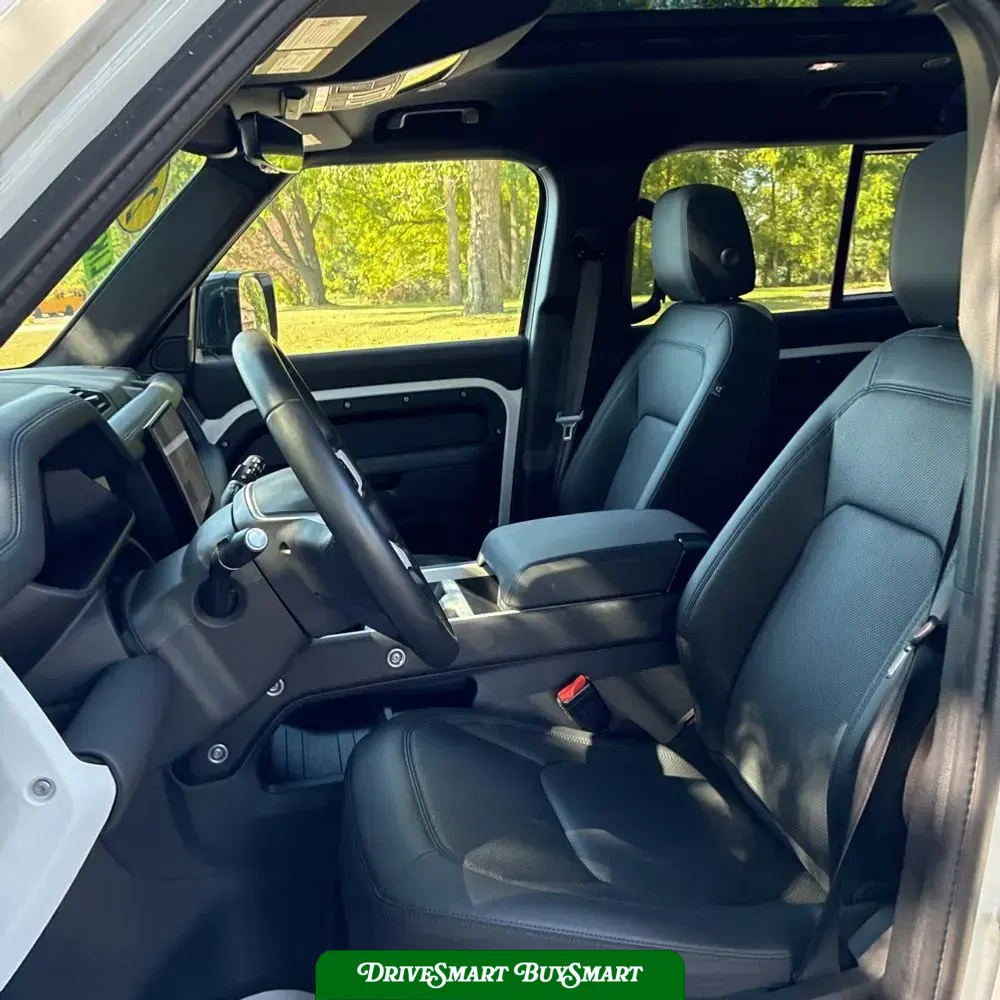 2025 Land Rover Defender 110 S P300