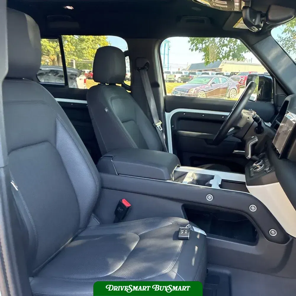 2025 Land Rover Defender 110 S P300
