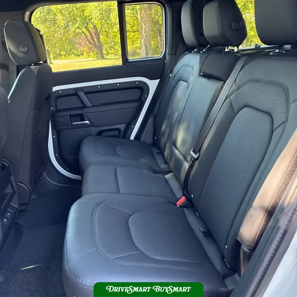 2025 Land Rover Defender 110 S P300