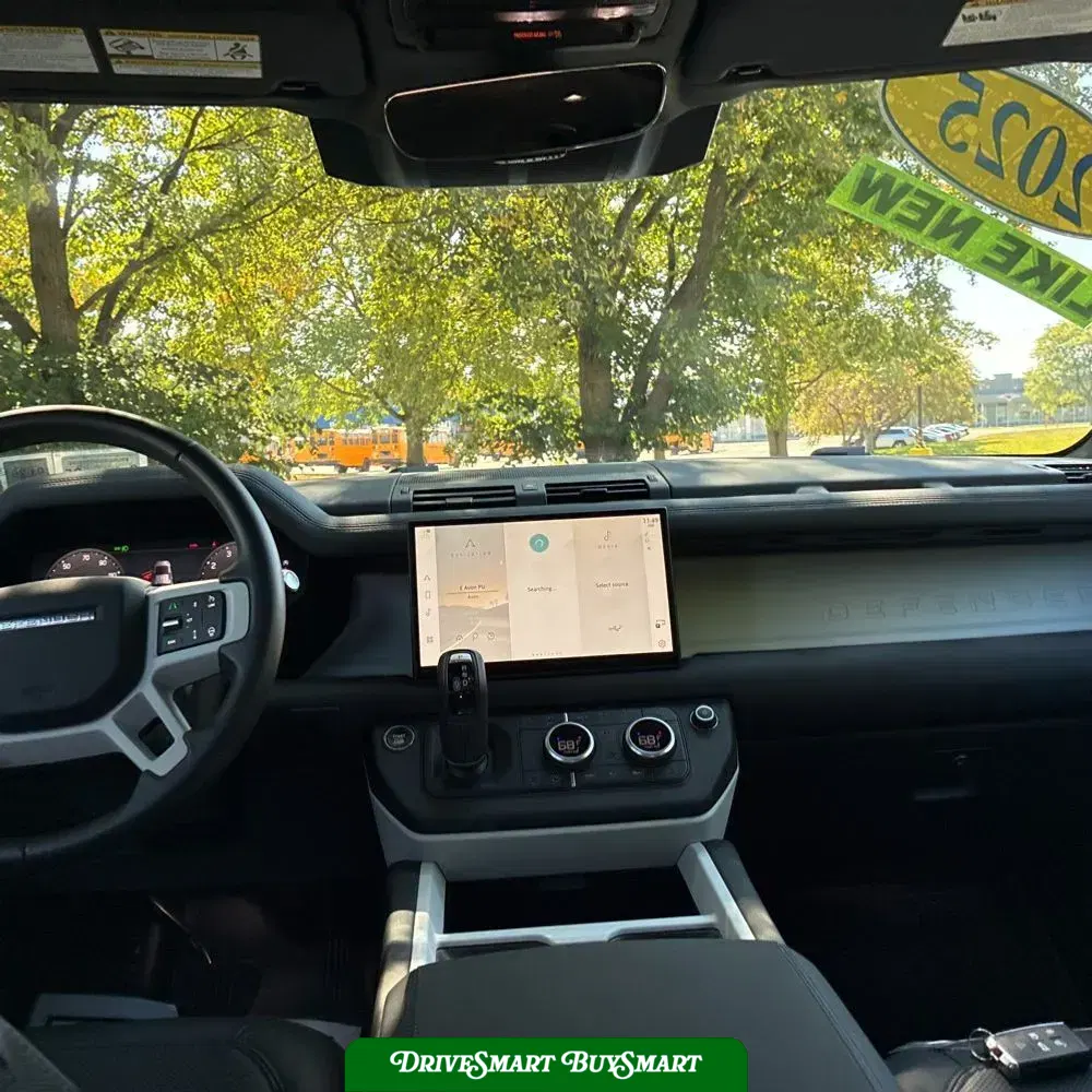 2025 Land Rover Defender 110 S P300