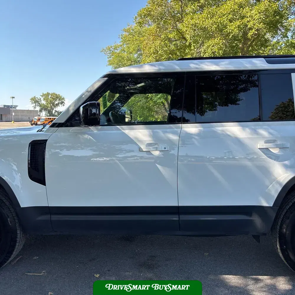 2025 Land Rover Defender 110 S P300