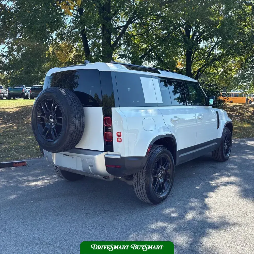 2025 Land Rover Defender 110 S P300