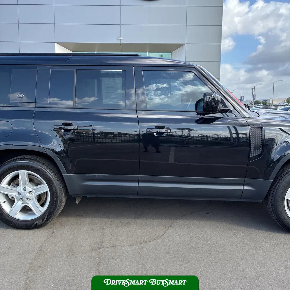 2023 Land Rover Defender 110 SE