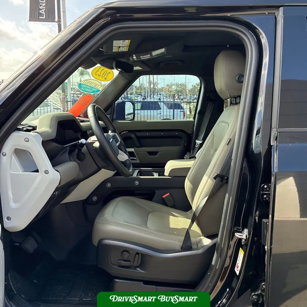2023 Land Rover Defender 110 SE