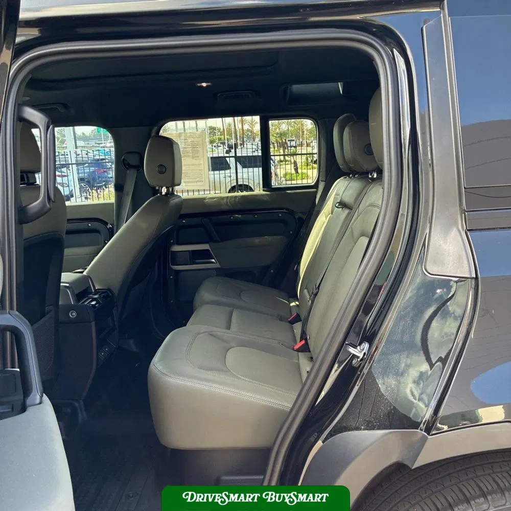 2023 Land Rover Defender 110 SE