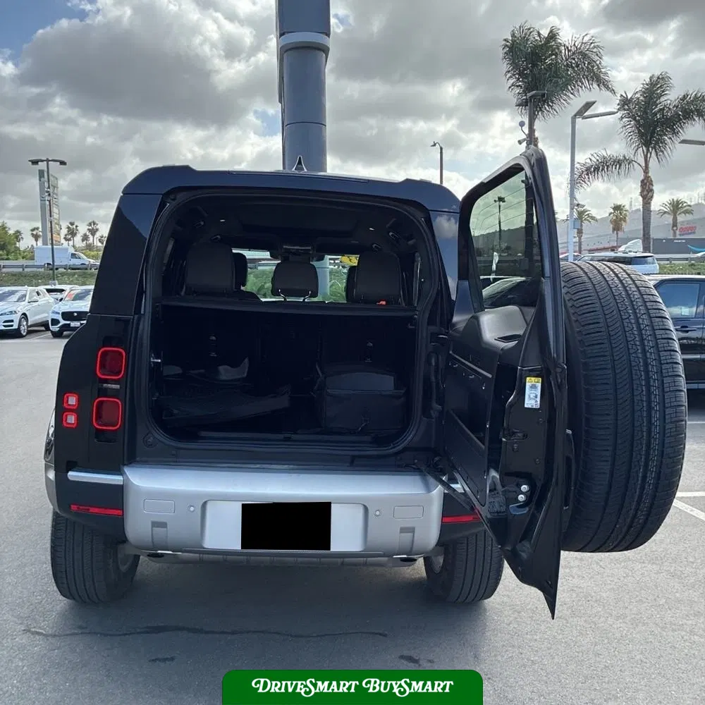 2023 Land Rover Defender 110 SE