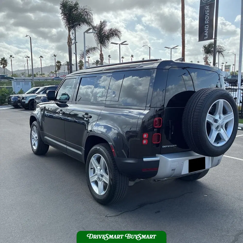 2023 Land Rover Defender 110 SE
