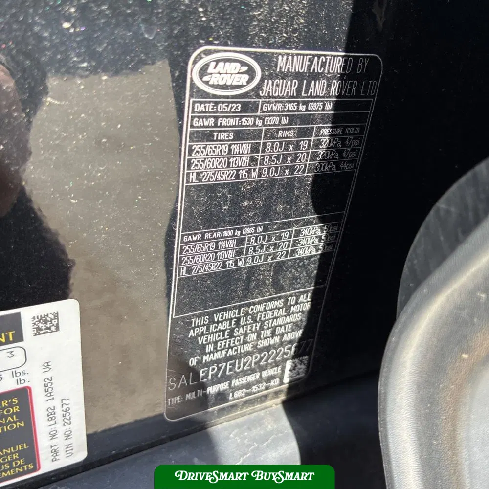2023 Land Rover Defender 110 SE