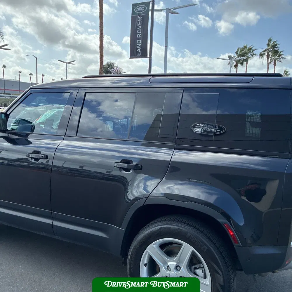 2023 Land Rover Defender 110 SE