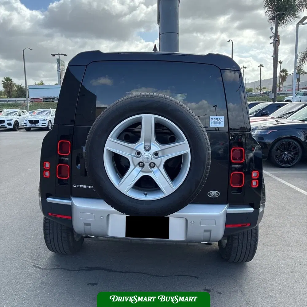 2023 Land Rover Defender 110 SE
