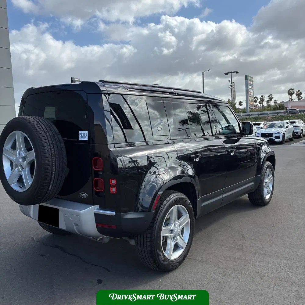 2023 Land Rover Defender 110 SE