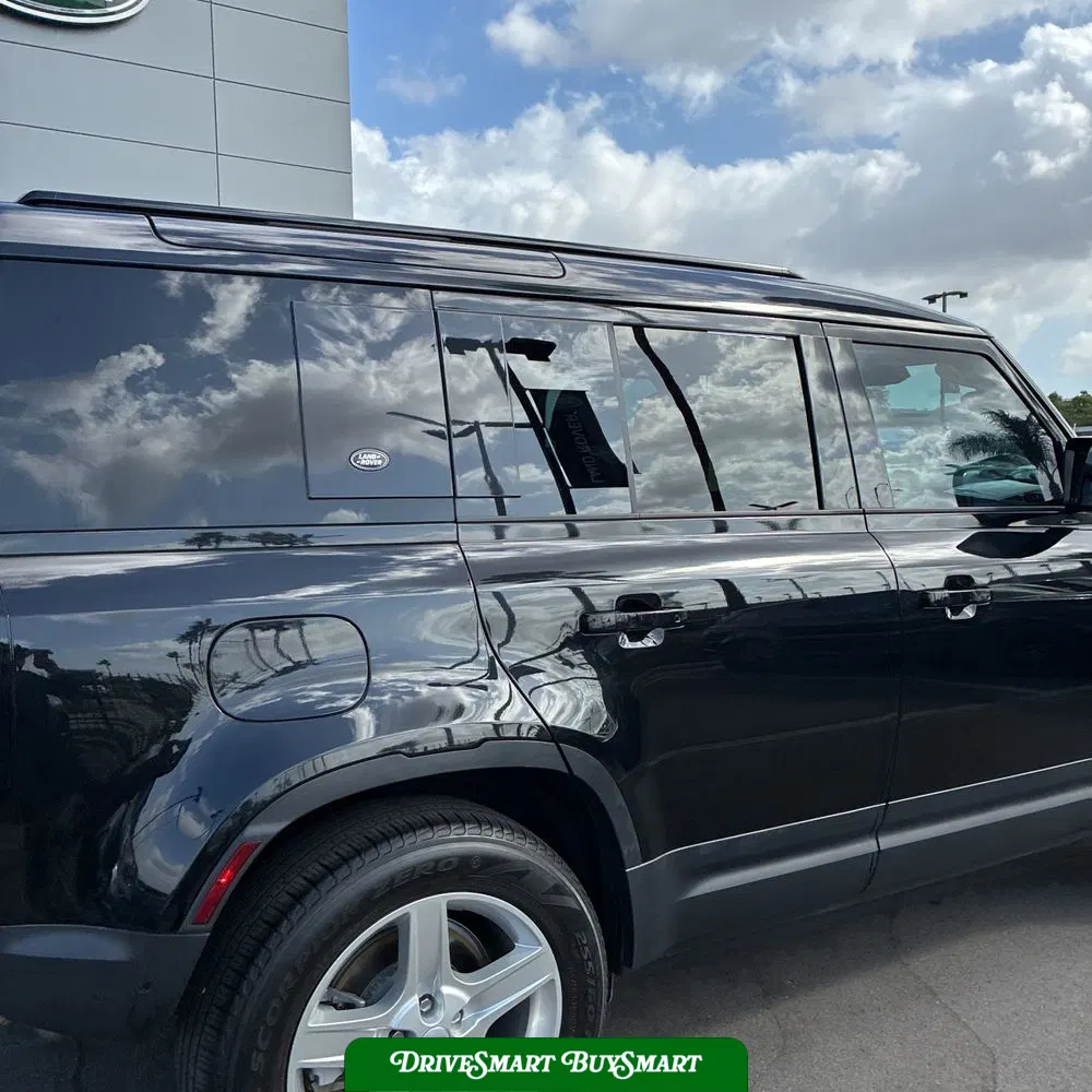 2023 Land Rover Defender 110 SE