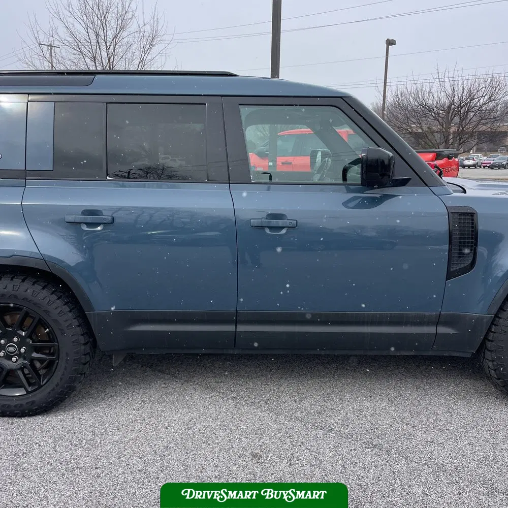 2020 Land Rover Defender 110 SE