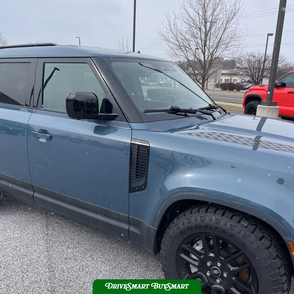 2020 Land Rover Defender 110 SE