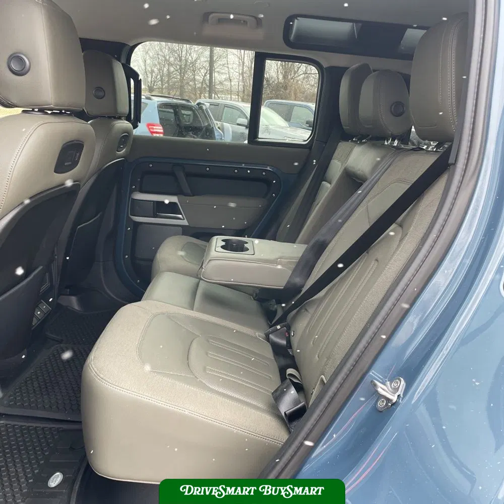 2020 Land Rover Defender 110 SE
