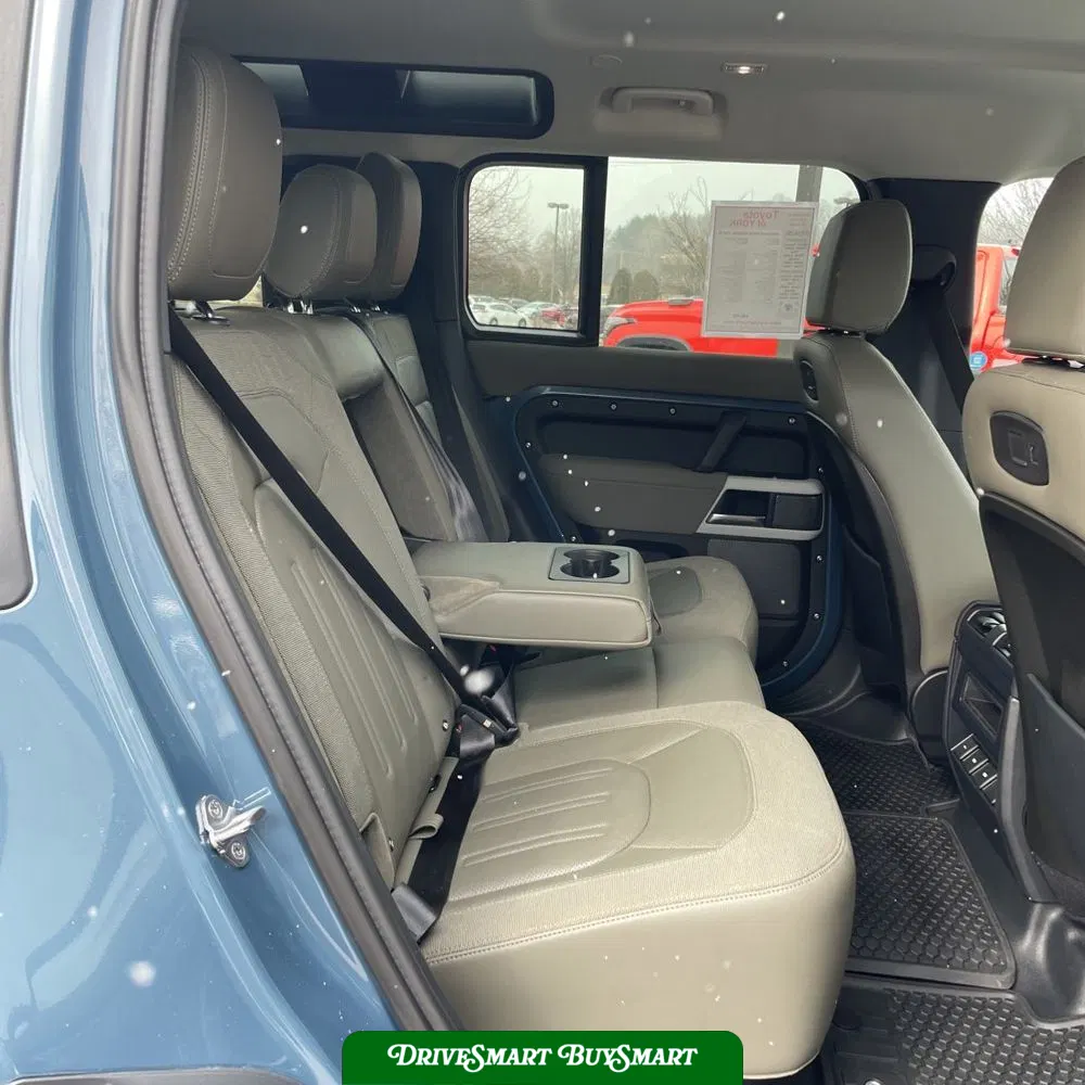 2020 Land Rover Defender 110 SE