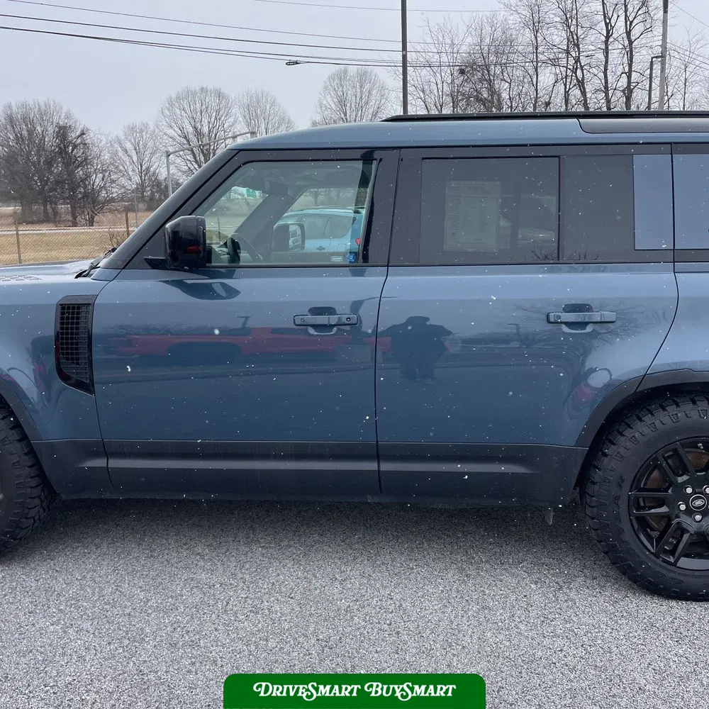 2020 Land Rover Defender 110 SE