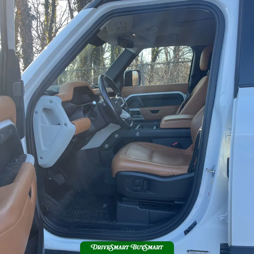 2023 Land Rover Defender 110 SE