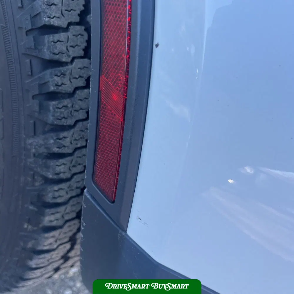 2023 Land Rover Defender 110 SE