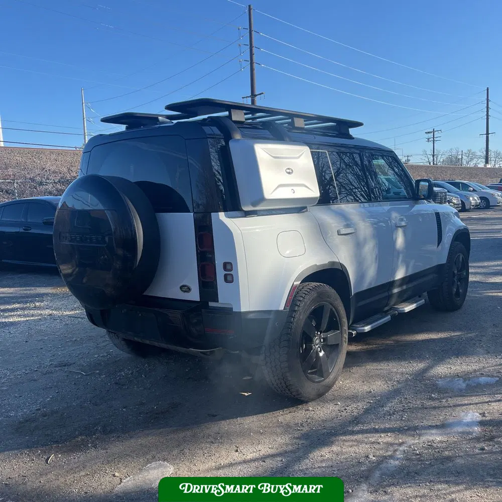 2023 Land Rover Defender 110 SE