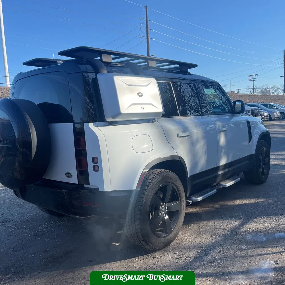 2023 Land Rover Defender 110 SE