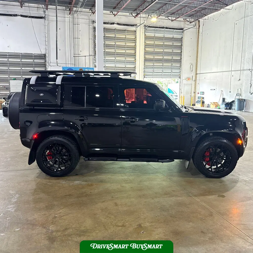 2020 Land Rover Defender 110 SE