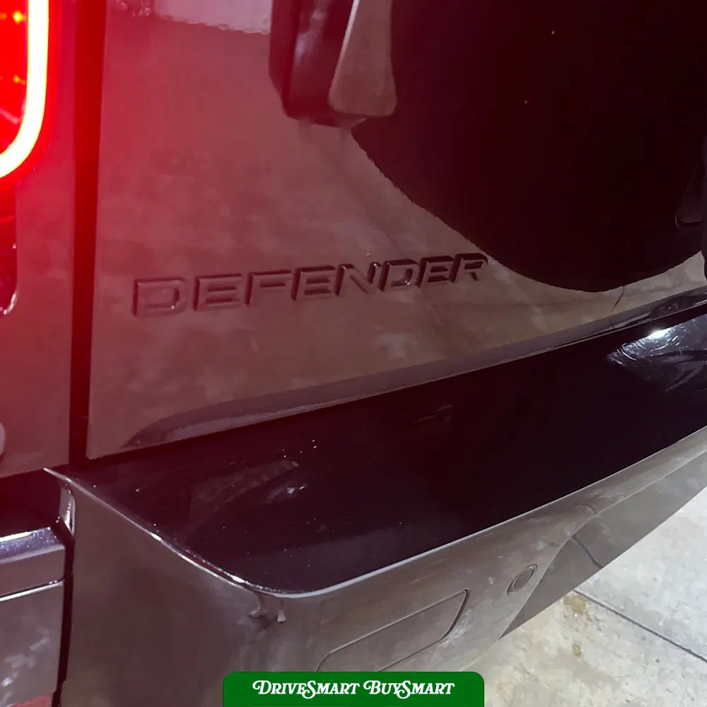 2020 Land Rover Defender 110 SE