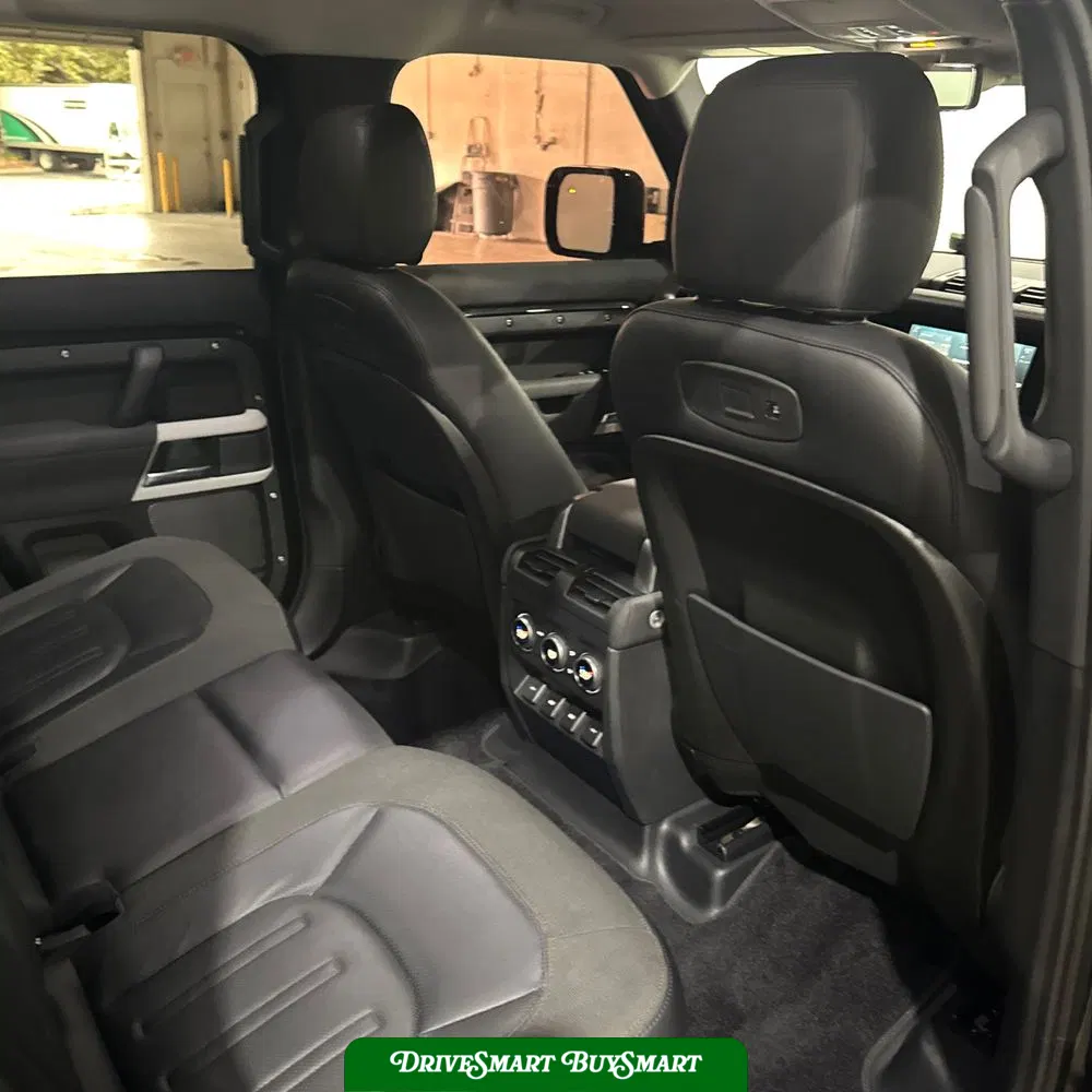 2020 Land Rover Defender 110 SE