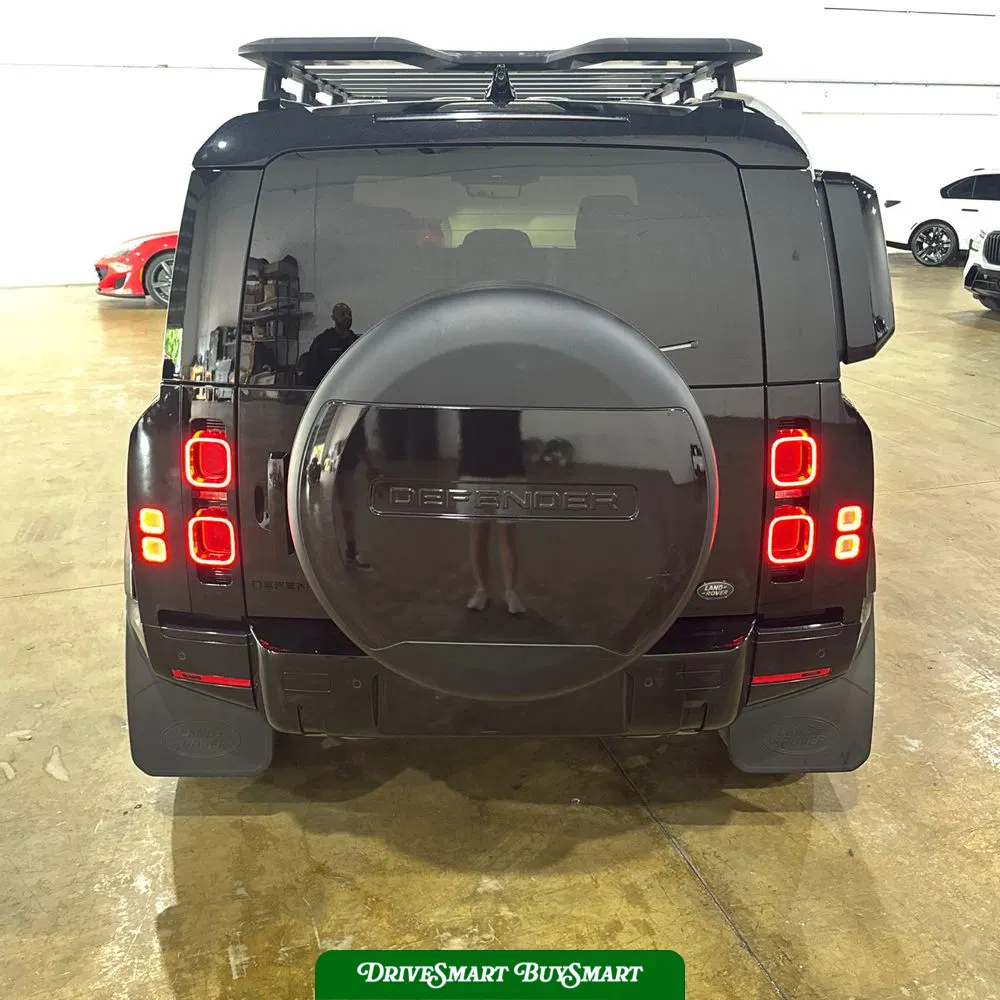 2020 Land Rover Defender 110 SE